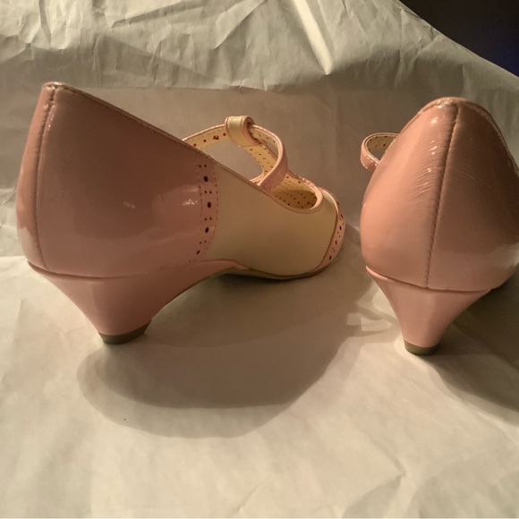 BAIT 1920's Style Kitten Heel T-strap Shoes, Pink Patent & Cream, Size 7.5 NWOT - Picture 6 of 9